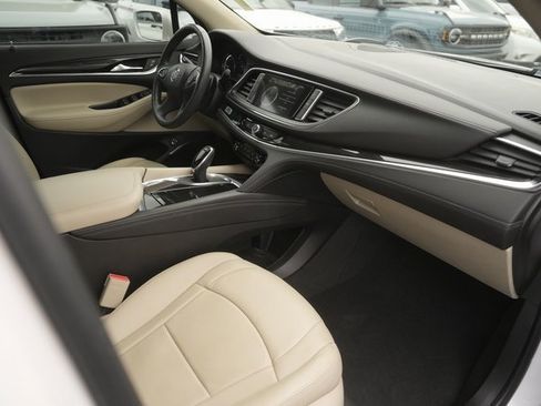 Used 2019 Buick Enclave Essence image 17