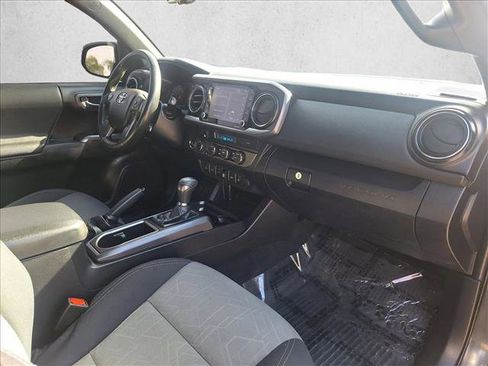 Used 2021 Toyota Tacoma TRD Off-Road image 18