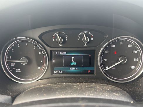 Used 2019 Buick Enclave Essence FWD image 14