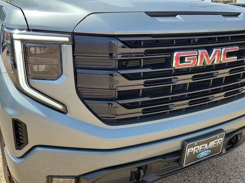 Used 2025 GMC Sierra 1500 Elevation AWD/4WD image 13