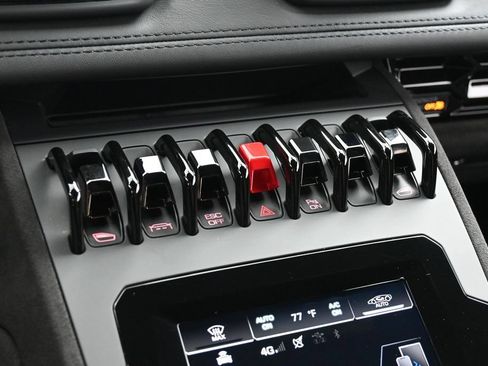 Used 2024 Lamborghini Huracan Sterrato AWD/4WD image 20