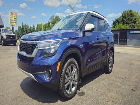 Used 2021 Kia Seltos S AWD/4WD image 1