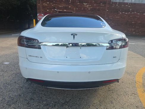 Used 2014 Tesla Model S P85 RWD image 3