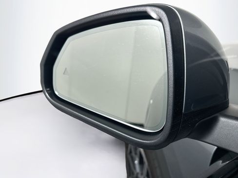 Used 2025 BMW X2 xDrive28i image 16