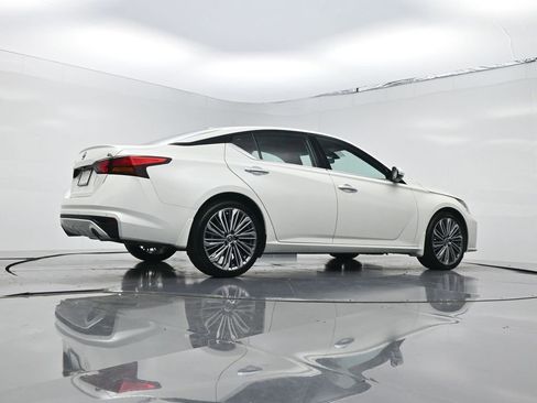 Used 2025 Nissan Altima 2.5 SL FWD image 22