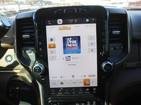 Used 2024 RAM 2500 Limited w/ Towing Technology Group image 33