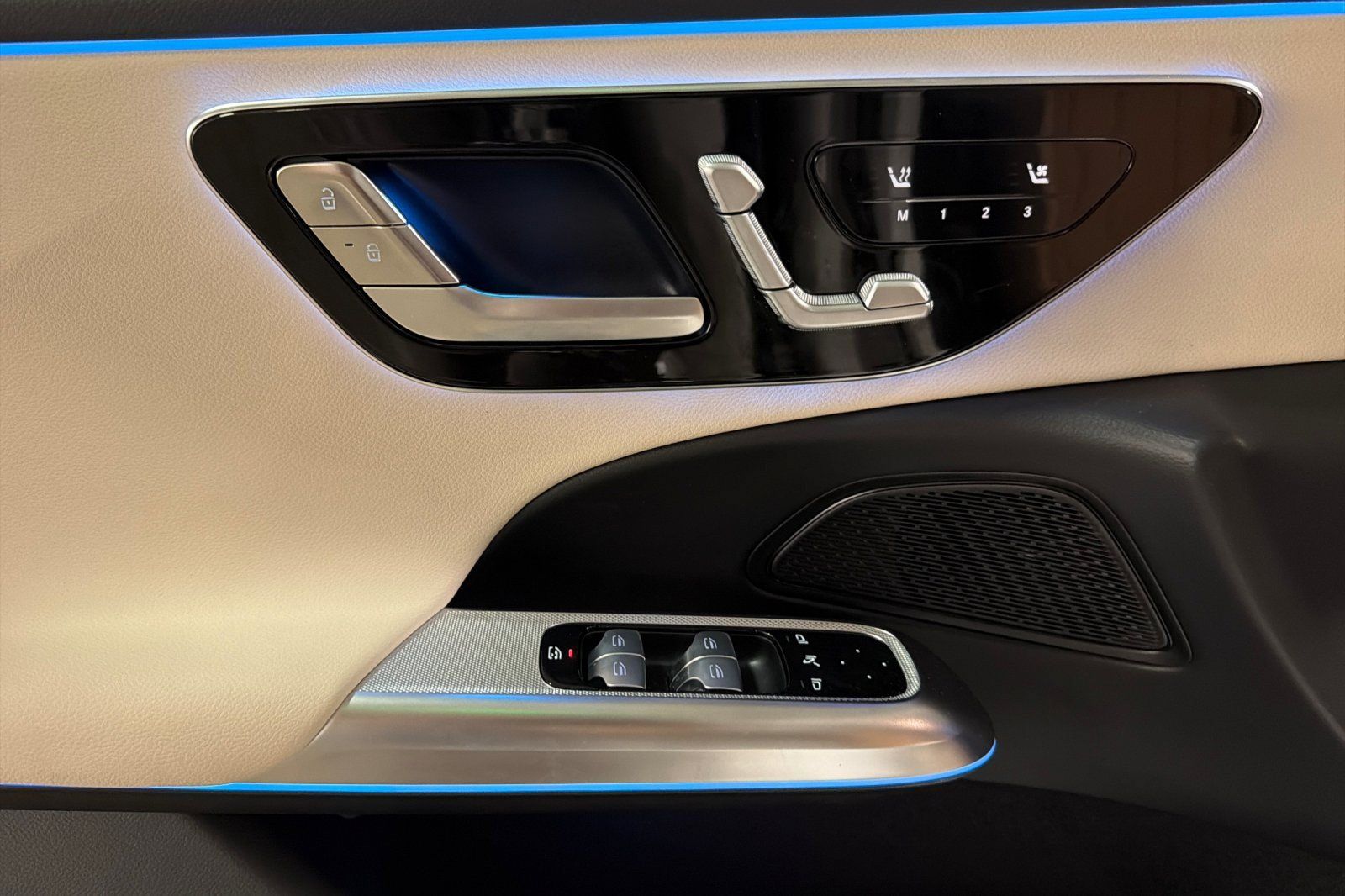New 2027 Mercedes-Benz E 450 4MATIC Sedan image 10