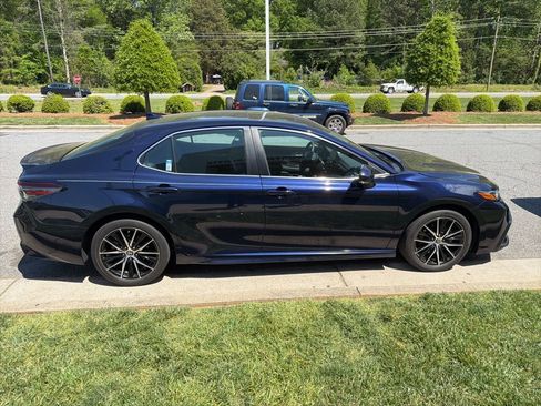 Used 2022 Toyota Camry SE w/ Audio Upgrade Package image 5