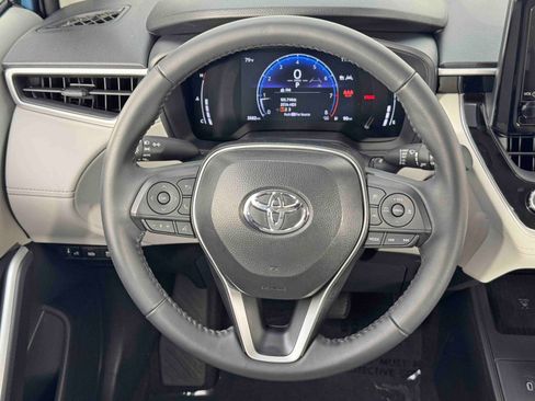 Used 2026 Toyota Corolla Cross LE image 28