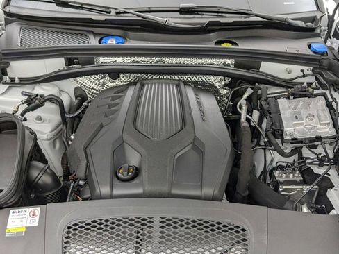 Certified 2022 Porsche Macan image 45