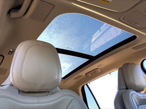 Used 2022 Lincoln Aviator Reserve w/ Equipment Group 201A image 13