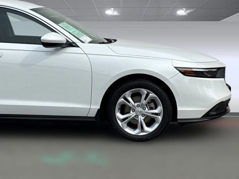 Certified 2023 Honda Accord LX image 33