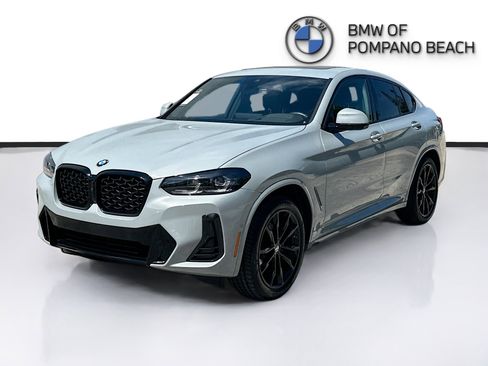 Used 2024 BMW X4 xDrive30i w/ Premium Package AWD/4WD image 3