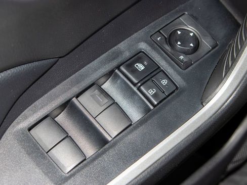 Used 2022 Toyota RAV4 LE image 27