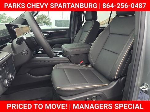 New 2025 Chevrolet Suburban Premier image 22