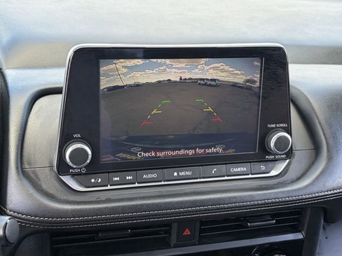 Used 2024 Nissan Rogue S image 28