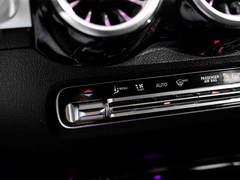 Used 2023 Mercedes-Benz EQB 250+ image 23