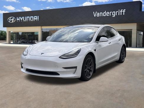 Used 2020 Tesla Model 3 Standard Range image 4