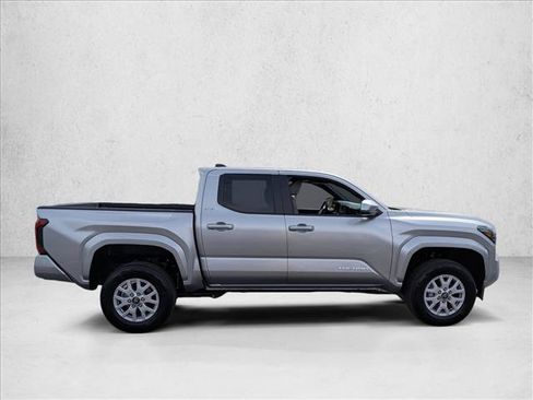 Used 2025 Toyota Tacoma SR5 RWD image 4