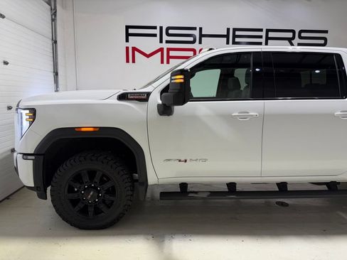 Used 2024 GMC Sierra 2500 AT4 w/ AT4 Preferred Package AWD/4WD image 5