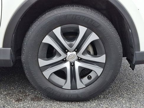 Used 2017 Toyota RAV4 LE w/ Carpet Mat Package image 10