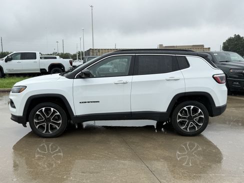 Used 2023 Jeep Compass Limited AWD/4WD image 9