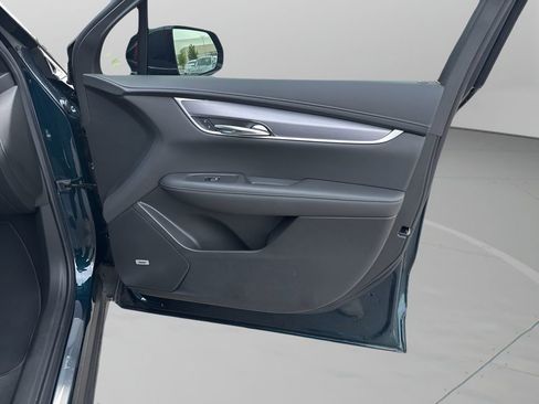 New 2025 Cadillac XT6 Luxury image 24