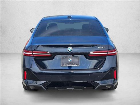 Used 2026 BMW 530i w/ M Sport Package RWD image 6