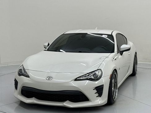 Used 2020 Toyota 86 image 1