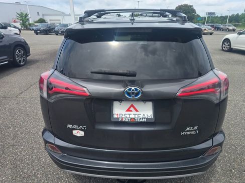 Used 2018 Toyota RAV4 XLE w/ Convenience Package AWD/4WD image 6