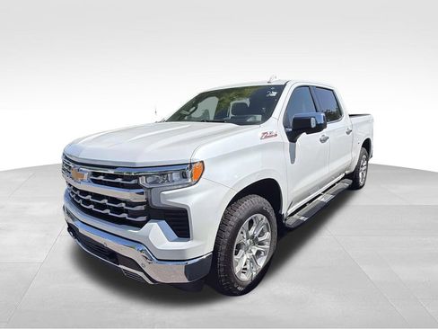 Used 2024 Chevrolet Silverado 1500 LTZ w/ LTZ Premium Package AWD/4WD image 5