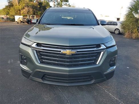 Certified 2023 Chevrolet Traverse LT image 2