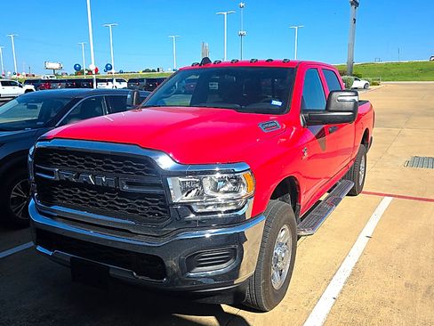 Used 2024 RAM 2500 Tradesman w/ Chrome Appearance Group AWD/4WD image 2