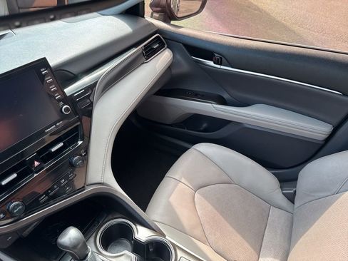 Used 2021 Toyota Camry XSE image 31