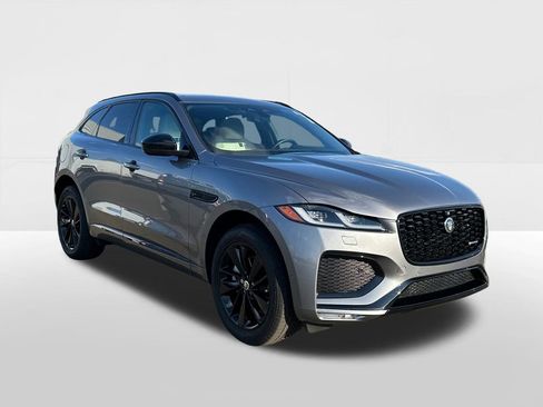 Used 2025 Jaguar F-PACE R-Dynamic S image 5