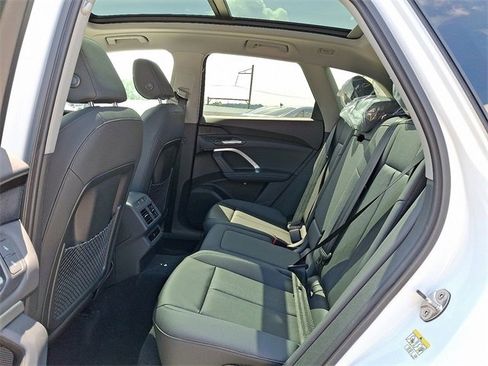 New 2025 Audi Q5 Premium image 6
