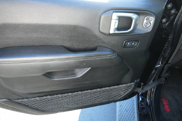 Used 2021 Jeep Wrangler Unlimited Sahara AWD/4WD image 23