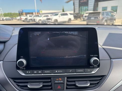 Used 2023 Nissan Altima 2.5 SR FWD image 19