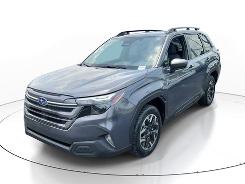 Certified 2025 Subaru Forester Premium AWD/4WD image 3