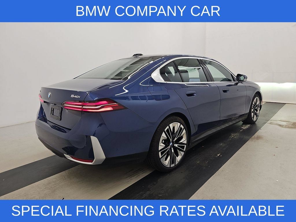 Used 2027 BMW 540i xDrive AWD/4WD image 4