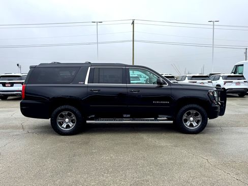 Used 2016 Chevrolet Suburban LT image 5