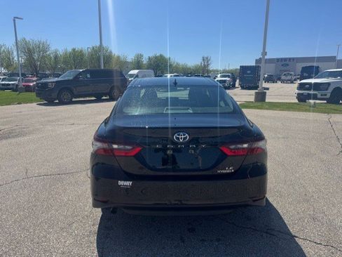 Used 2022 Toyota Camry LE FWD image 8