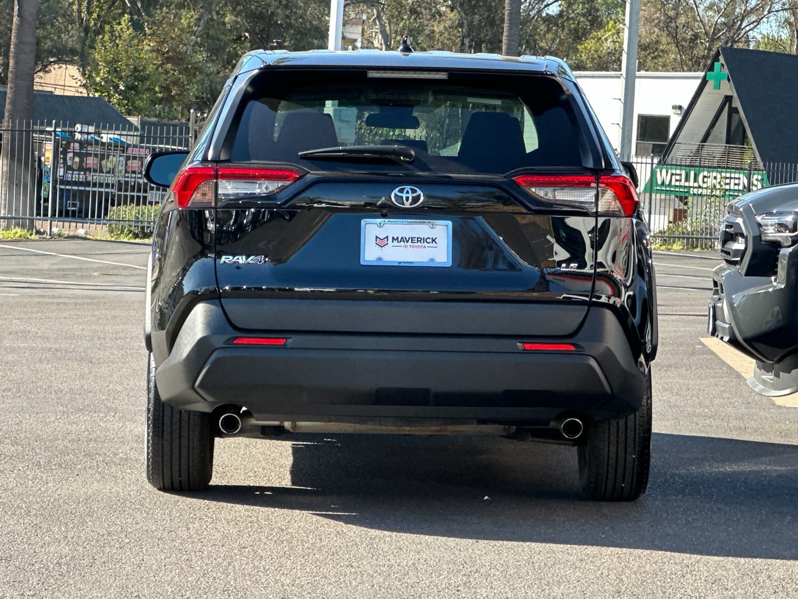 Used 2025 Toyota RAV4 LE FWD image 4