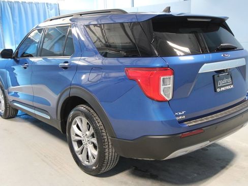 Used 2022 Ford Explorer XLT w/ Equipment Group 202A AWD/4WD image 31