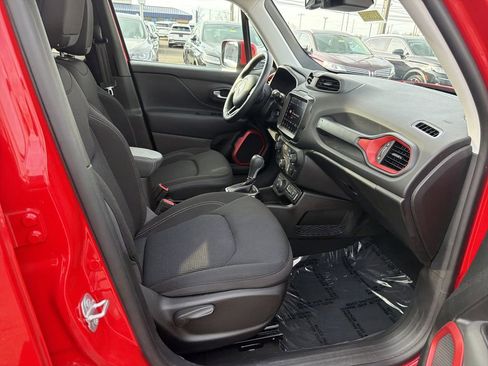 Used 2022 Jeep Renegade Latitude w/ Sun/Sound Group image 15