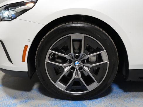 Used 2026 BMW i5 eDrive40 AWD/4WD image 36