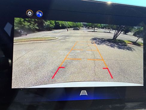 Used 2025 Chevrolet Equinox LT image 23