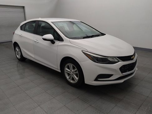 Used 2018 Chevrolet Cruze LT image 13