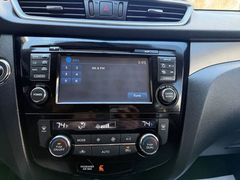 Used 2015 Nissan Rogue SV w/ SV Premium Package image 23