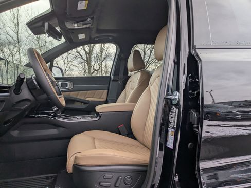 New 2026 Kia Sorento SX Prestige w/ Olive Brown Leather Package image 13